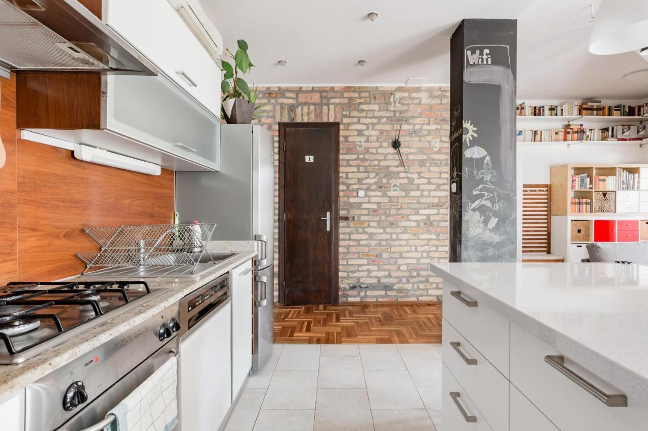 Relax Into Loft Living At A Light-Filled City Escape Budapest Extérieur photo