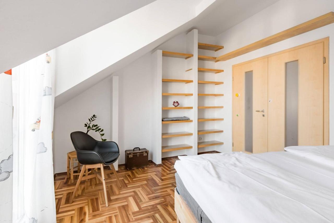 Relax Into Loft Living At A Light-Filled City Escape Budapest Extérieur photo