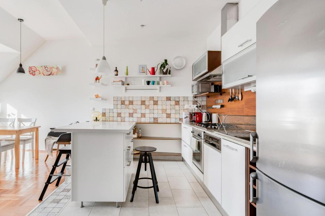 Relax Into Loft Living At A Light-Filled City Escape Budapest Extérieur photo