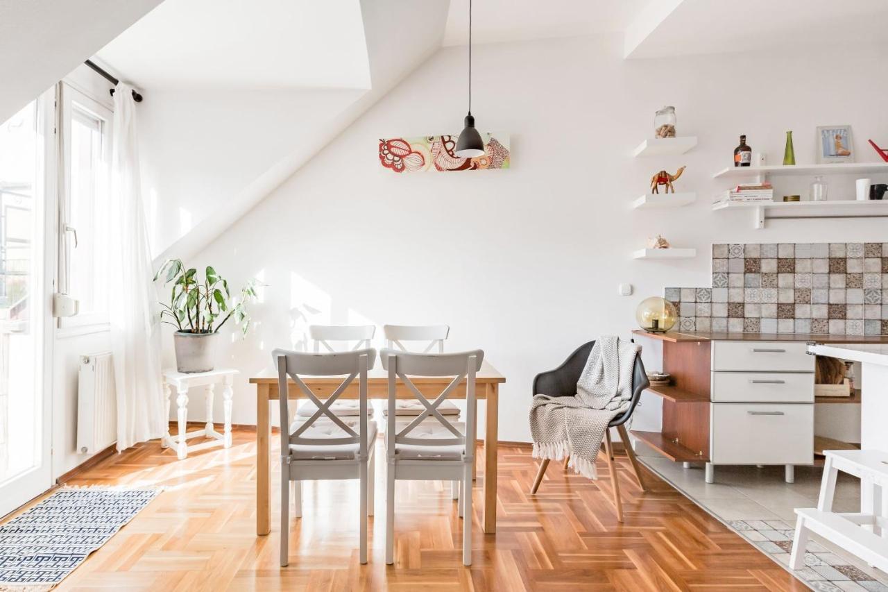 Relax Into Loft Living At A Light-Filled City Escape Budapest Extérieur photo