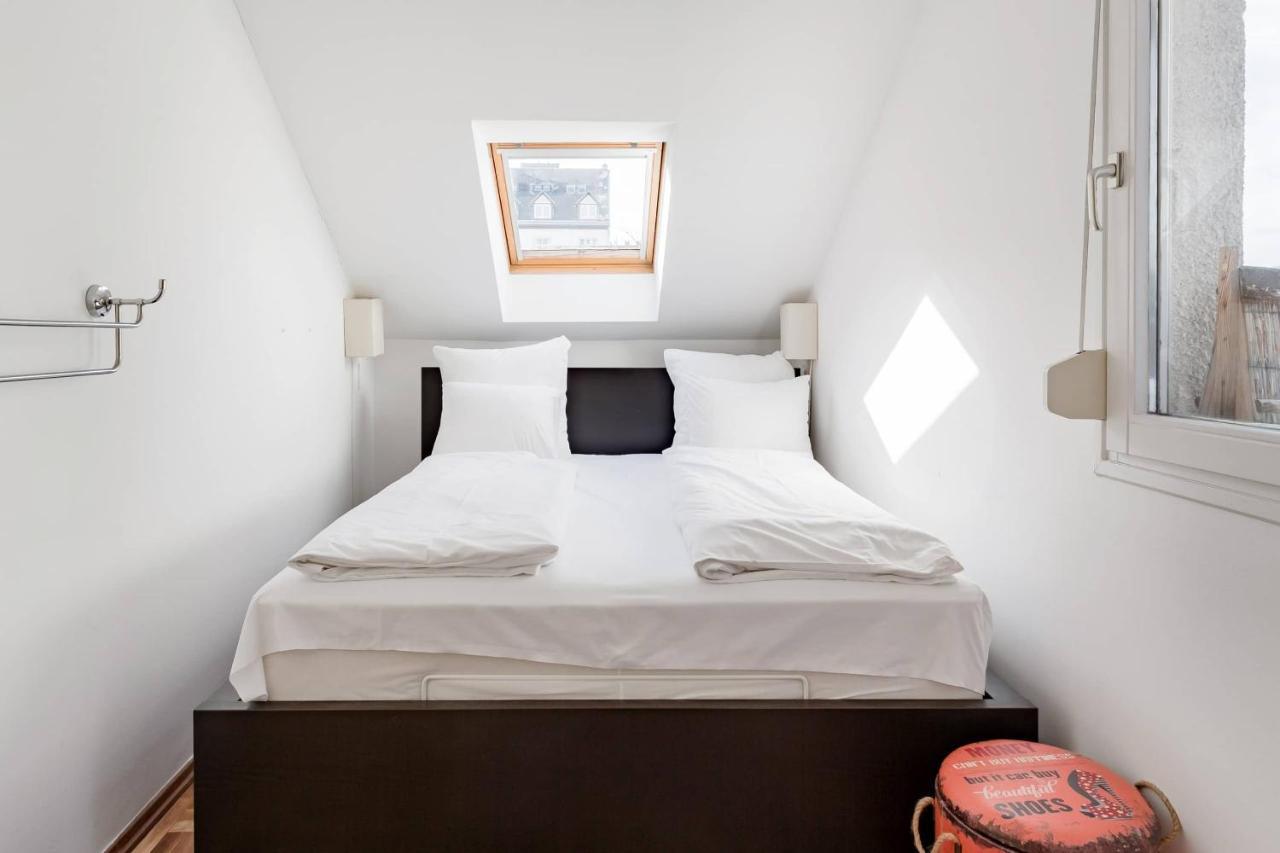 Relax Into Loft Living At A Light-Filled City Escape Budapest Extérieur photo
