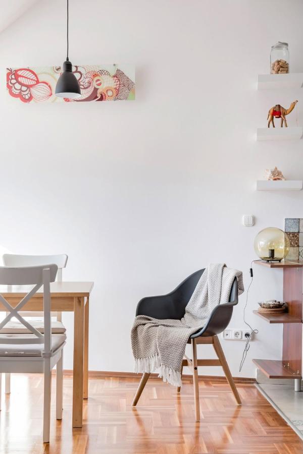 Relax Into Loft Living At A Light-Filled City Escape Budapest Extérieur photo